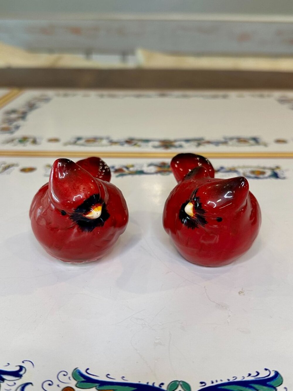 vintage ceramic cardinal bird salt and pepper shakers